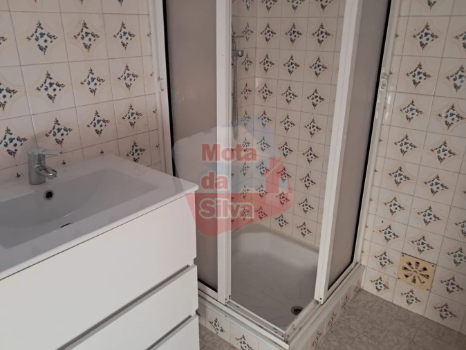 Apartamento T2 para Arrendamento em Quinta do Conde Foto 10