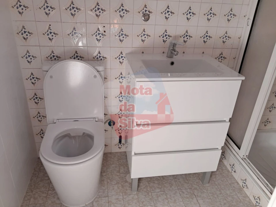 Apartamento T2 para Arrendamento em Quinta do Conde Foto 9