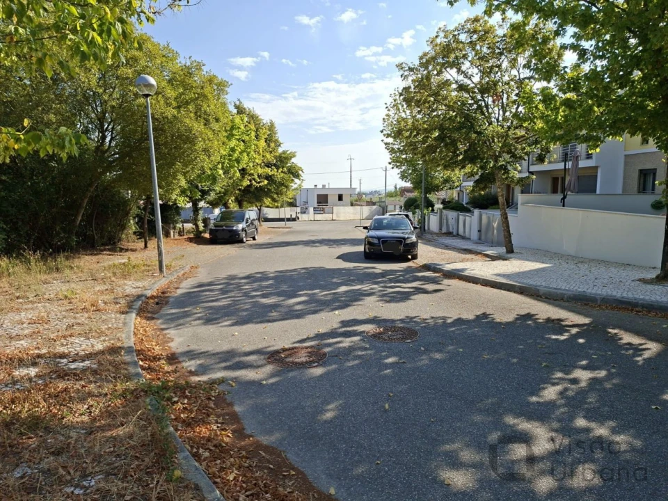 Terreno para Venda em Abraveses Foto 3
