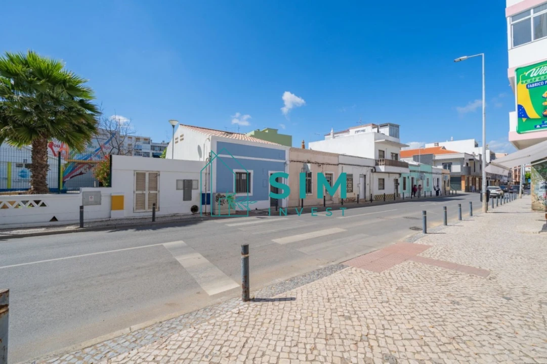 Moradia T4 para Venda em Faro (Sé e São Pedro) Foto 1