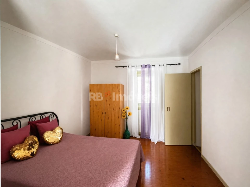 Moradia T6 para Venda em Azinhaga Foto 9