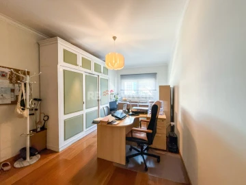 Apartamento T4 para Venda em São João Baptista