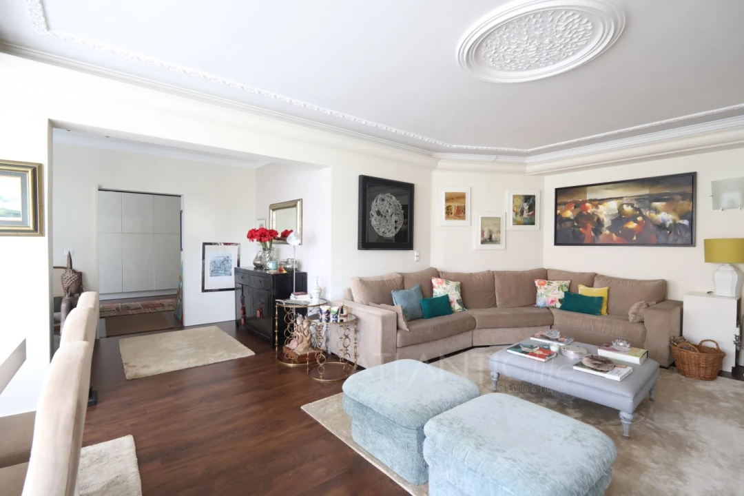 Apartamento T5 para Venda em Agualva e Mira-Sintra Foto 3