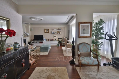 Apartamento T5 para Venda em Agualva e Mira-Sintra