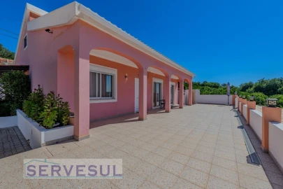 Moradia T3 para Venda em Alcantarilha e Pêra