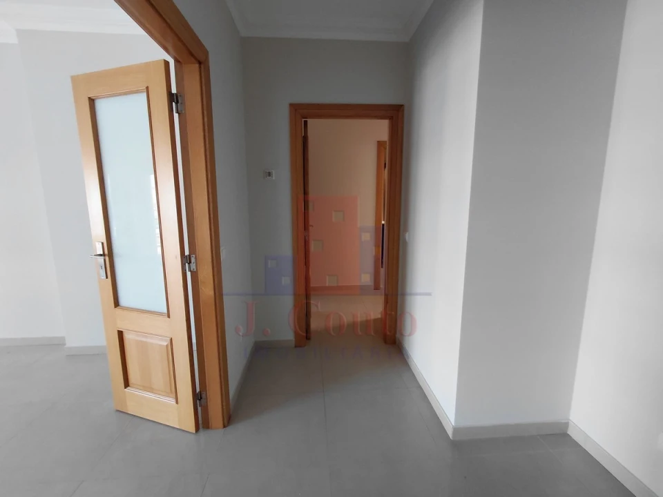 Apartamento T3 para Arrendamento em Caldas da Rainha - Santo Onofre e Serra do Bouro Foto 5