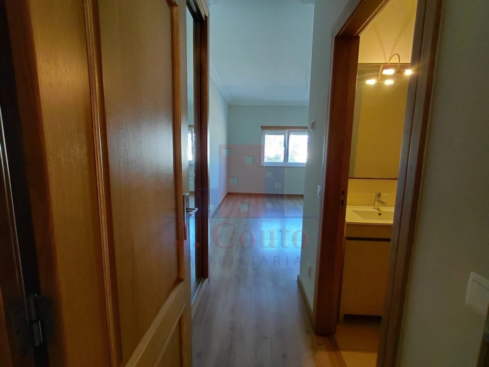 Apartamento T3 para Arrendamento em Caldas da Rainha - Santo Onofre e Serra do Bouro Foto 6