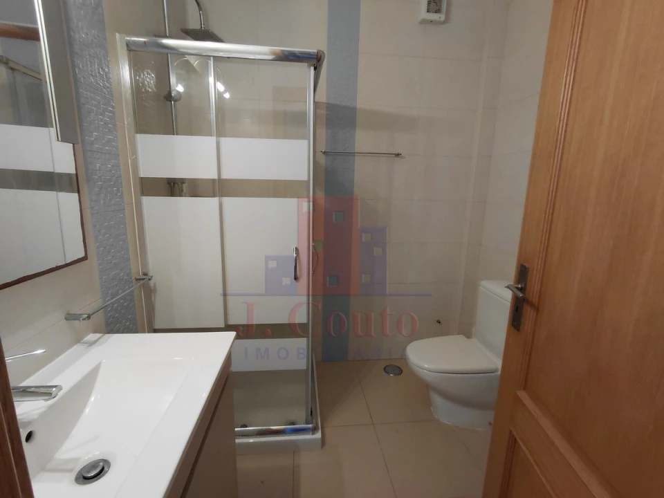 Apartamento T3 para Arrendamento em Caldas da Rainha - Santo Onofre e Serra do Bouro Foto 7
