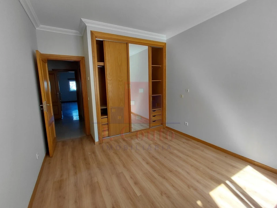 Apartamento T3 para Arrendamento em Caldas da Rainha - Santo Onofre e Serra do Bouro Foto 16