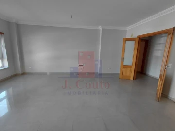 Apartamento T3 para Arrendamento em Caldas da Rainha - Santo Onofre e Serra do Bouro