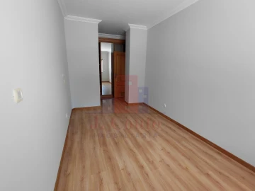 Apartamento T3 para Arrendamento em Caldas da Rainha - Santo Onofre e Serra do Bouro