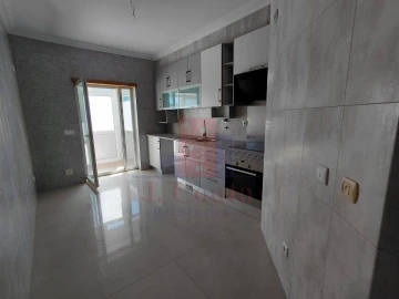 Apartamento T3 para Arrendamento em Caldas da Rainha - Santo Onofre e Serra do Bouro