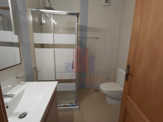 Apartamento T3 para Arrendamento em Caldas da Rainha - Santo Onofre e Serra do Bouro Foto 7