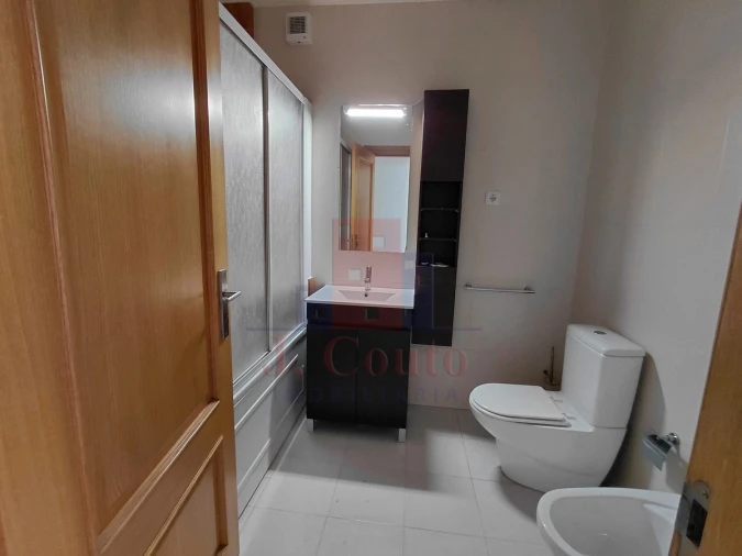 Apartamento T3 para Arrendamento em Caldas da Rainha - Santo Onofre e Serra do Bouro Foto 12
