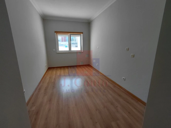 Apartamento T3 para Arrendamento em Caldas da Rainha - Santo Onofre e Serra do Bouro Foto 15