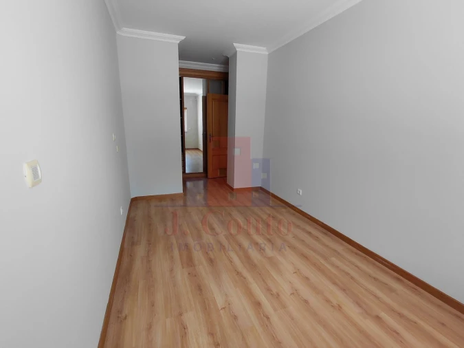 Apartamento T3 para Arrendamento em Caldas da Rainha - Santo Onofre e Serra do Bouro Foto 17
