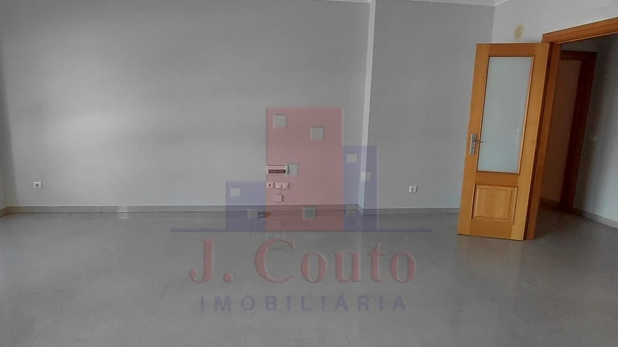 Apartamento T3 para Arrendamento em Caldas da Rainha - Santo Onofre e Serra do Bouro