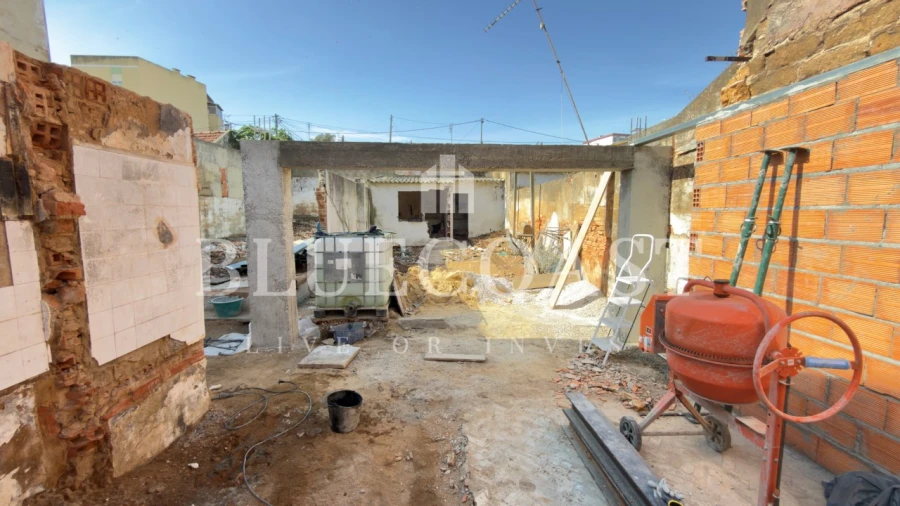 Moradia T2 para Venda em Setubal (São Sebastião) Foto 3