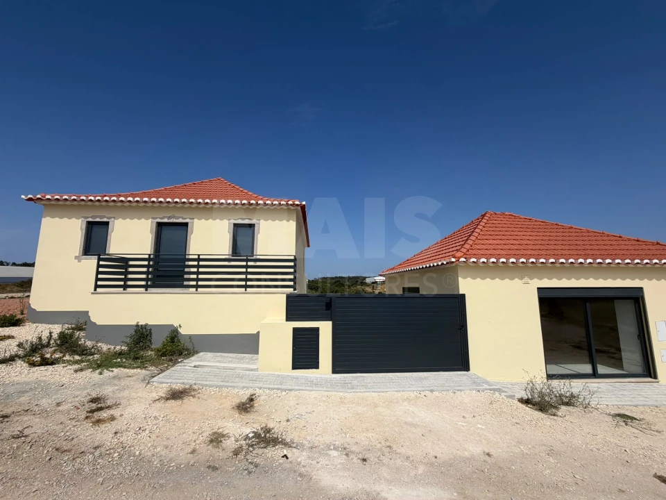 Moradia T3 para Venda em São Bartolomeu dos Galegos e Moledo Foto 1
