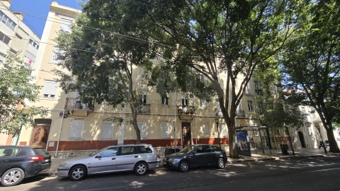 Apartamento T2 para Arrendamento em Alcantara