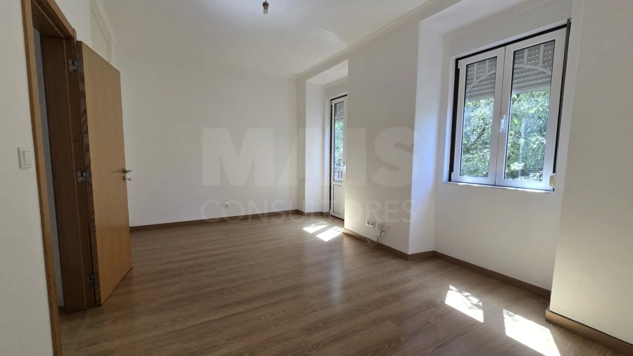 Apartamento T2 para Arrendamento em Alcantara Foto 10