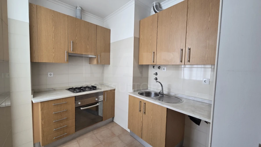 Apartamento T2 para Arrendamento em Alcantara