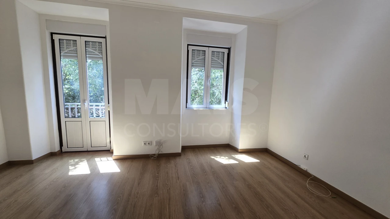 Apartamento T2 para Arrendamento em Alcantara Foto 1