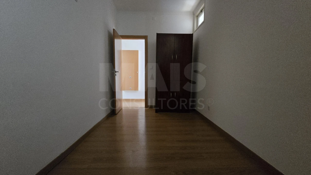 Apartamento T2 para Arrendamento em Alcantara Foto 4
