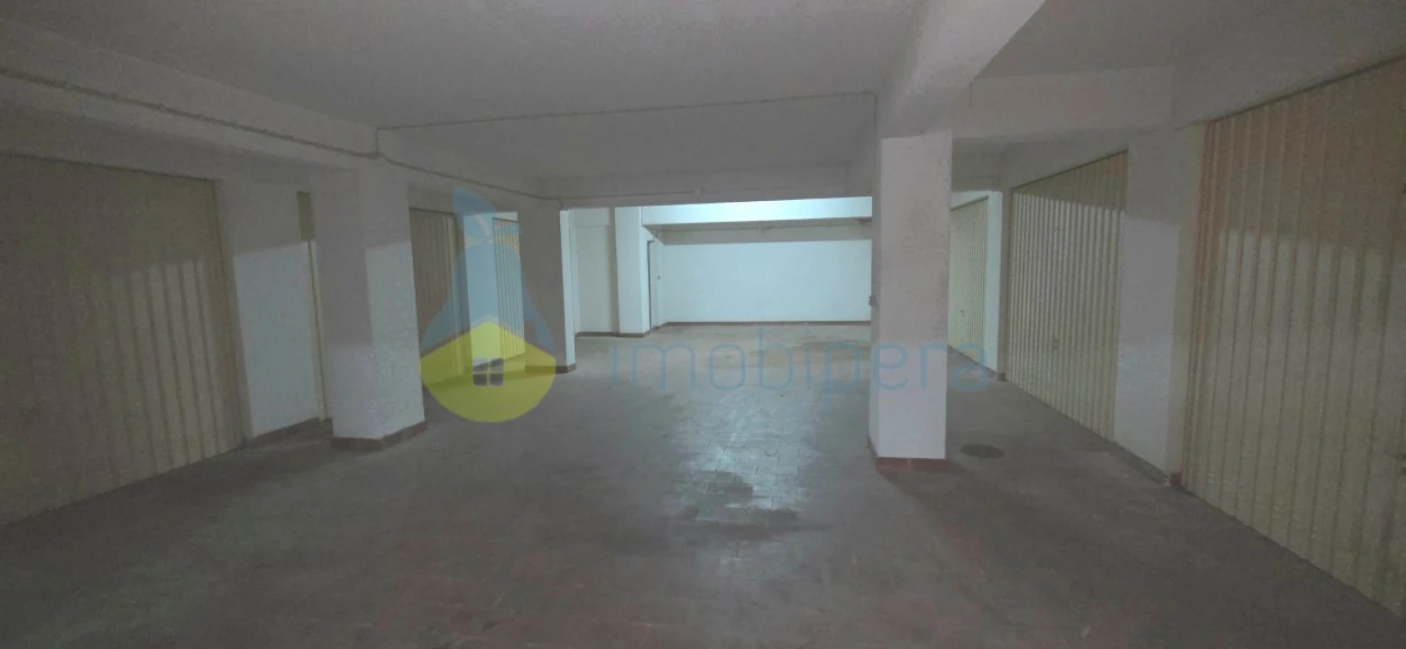 Garagem para Venda em Porches Foto 10