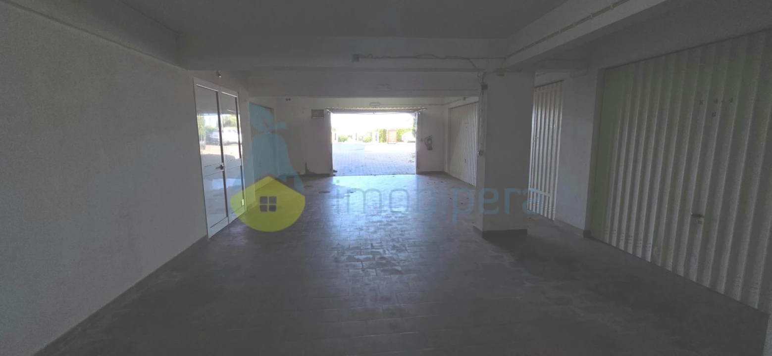 Garagem para Venda em Porches Foto 1