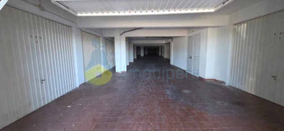 Garagem para Venda em Porches