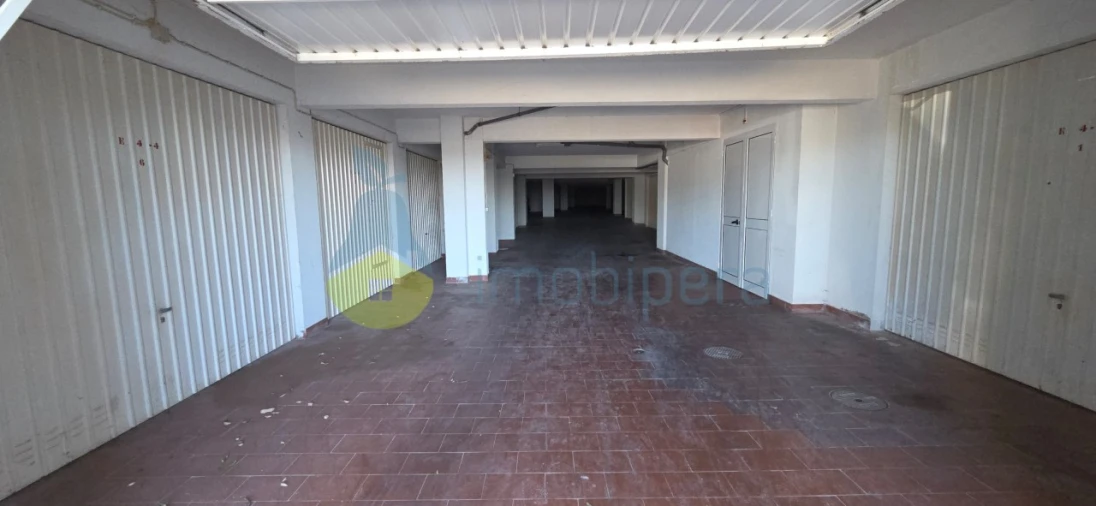 Garagem para Venda em Porches Foto 2