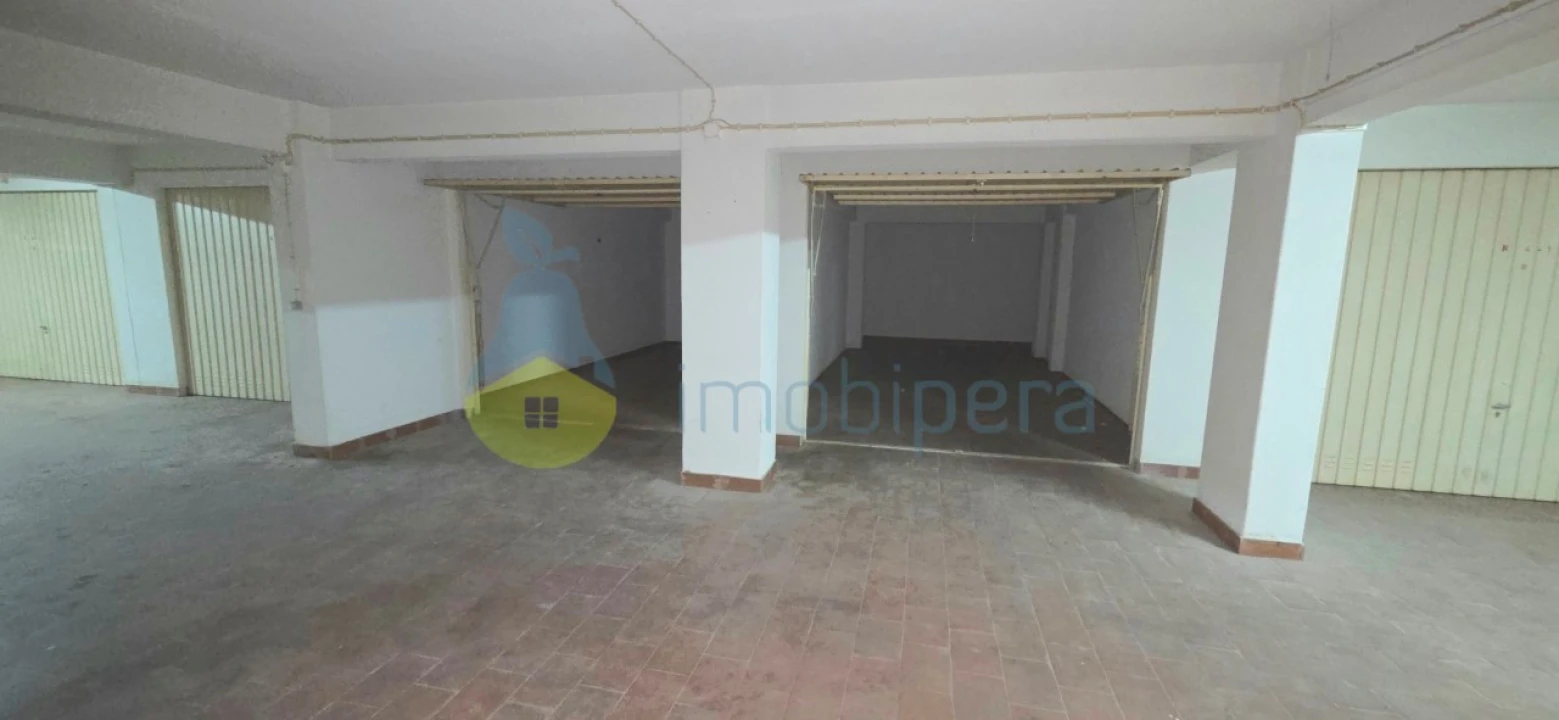 Garagem para Venda em Porches Foto 11