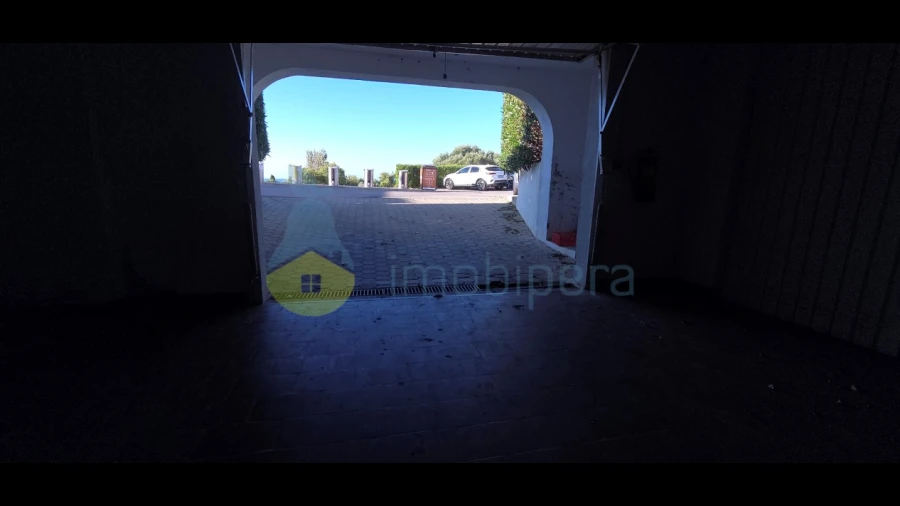 Garagem para Venda em Porches