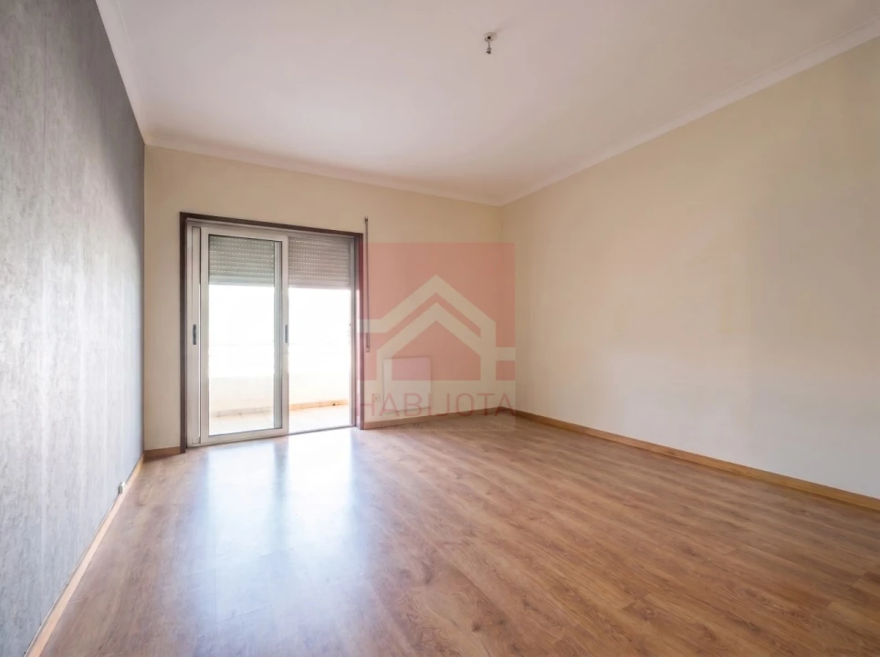 Apartamento T2 para Venda em Ramalde Foto 2