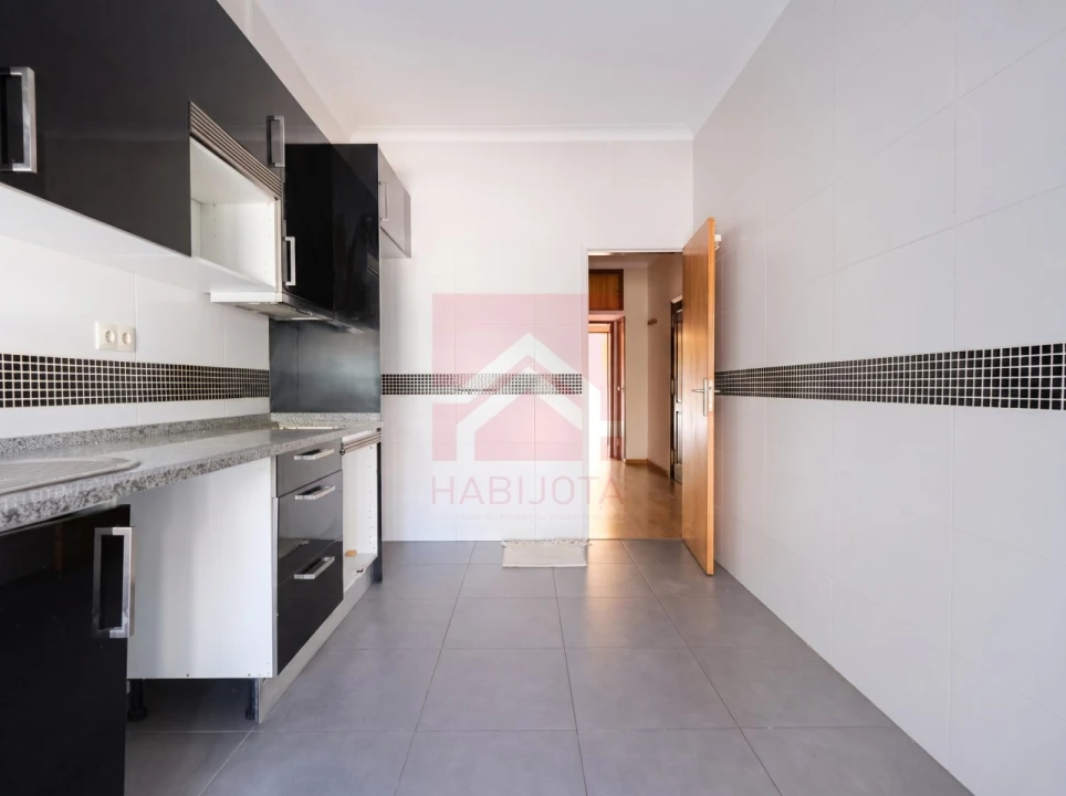 Apartamento T2 para Venda em Ramalde Foto 4