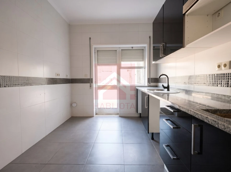 Apartamento T2 para Venda em Ramalde Foto 6