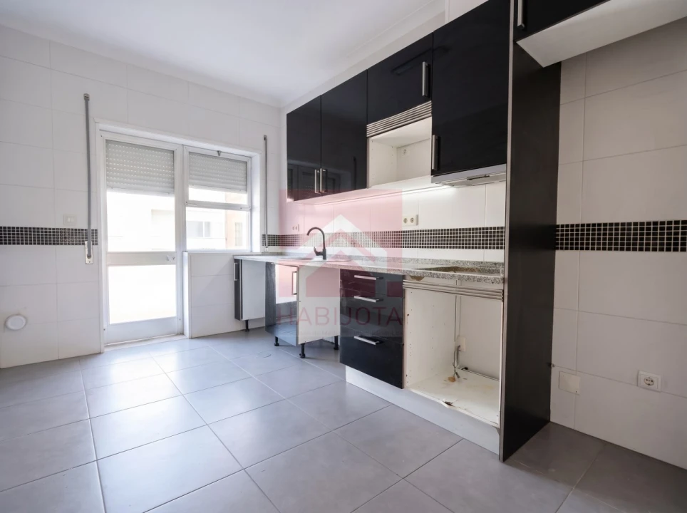 Apartamento T2 para Venda em Ramalde Foto 7