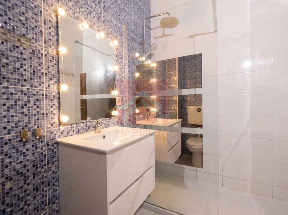 Apartamento T2 para Venda em Ramalde Foto 9