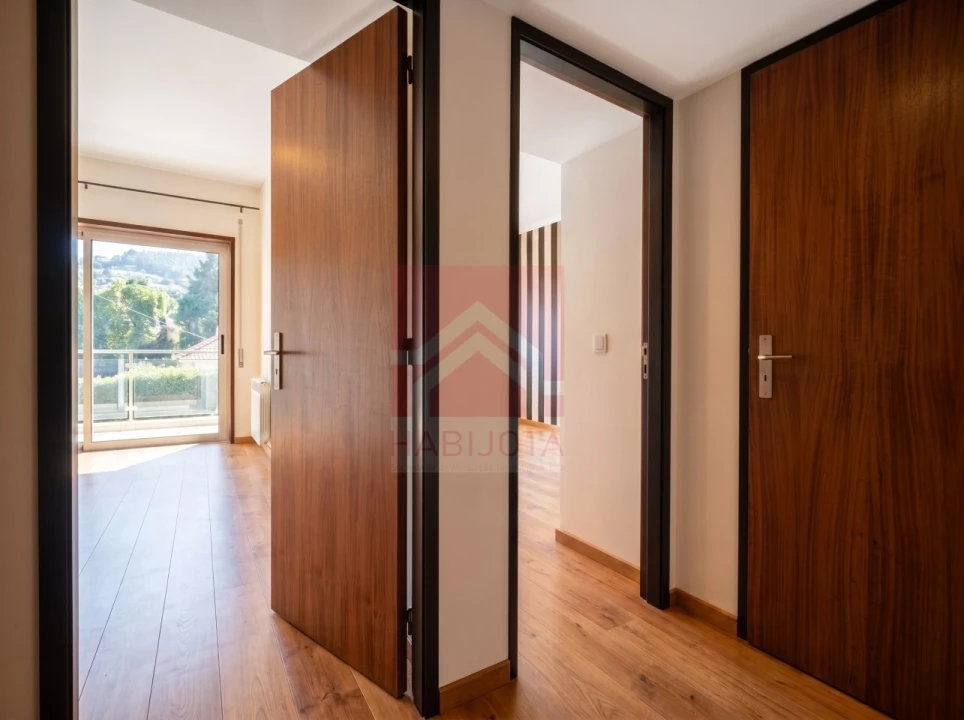 Apartamento T2 para Venda em Ramalde Foto 11