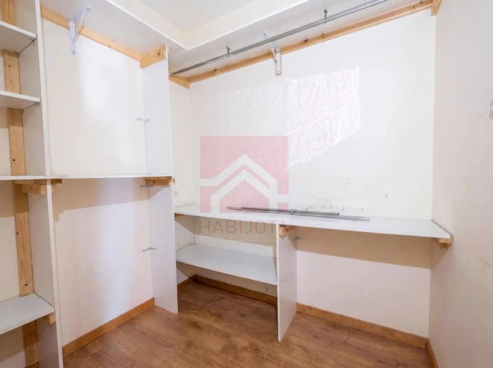 Apartamento T2 para Venda em Ramalde Foto 12