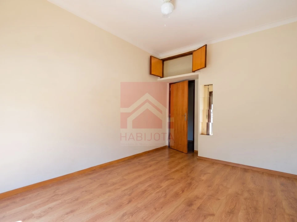 Apartamento T2 para Venda em Ramalde Foto 17