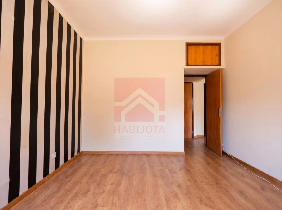Apartamento T2 para Venda em Ramalde Foto 20
