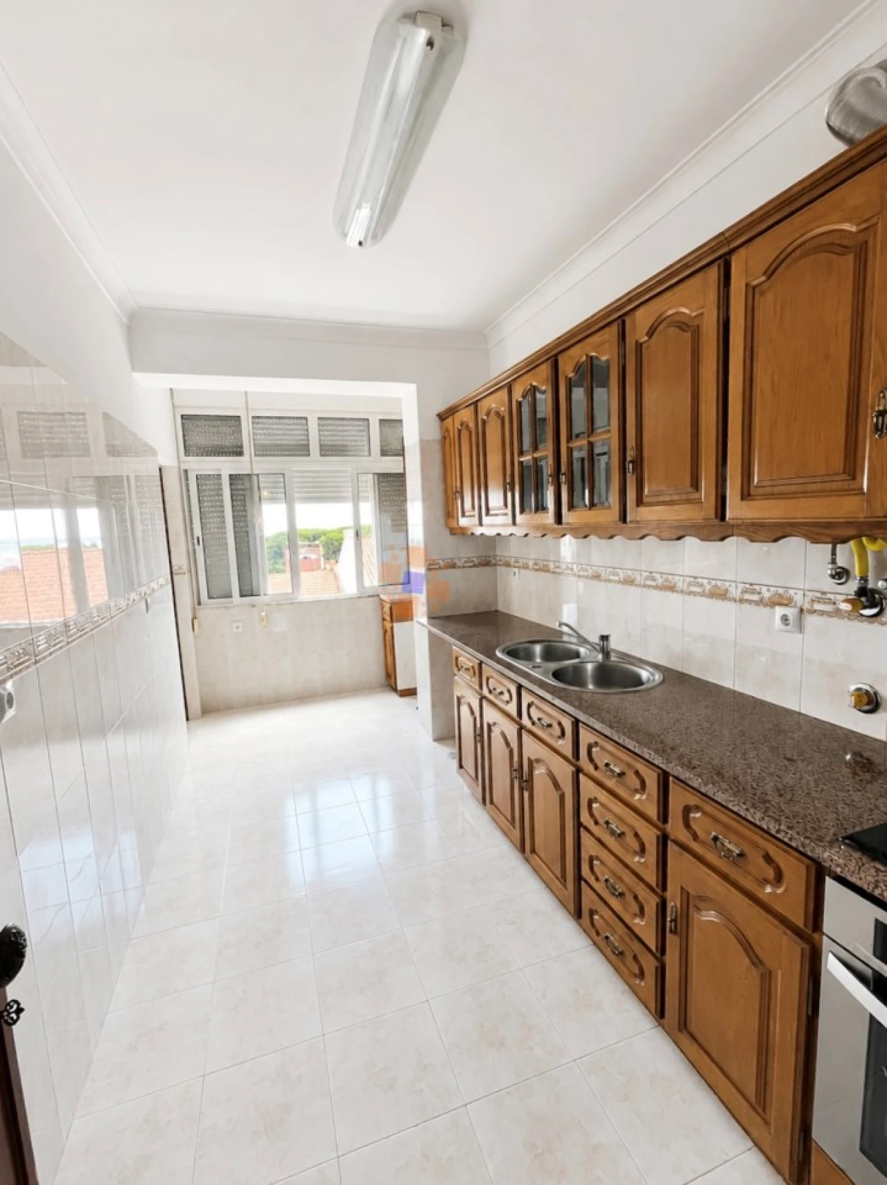 Apartamento T2 para Arrendamento em Laranjeiro e Feijó Foto 1