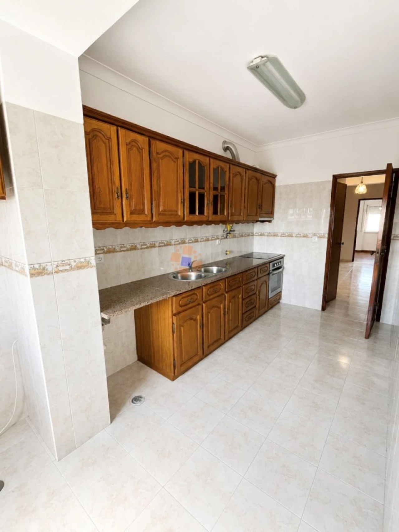 Apartamento T2 para Arrendamento em Laranjeiro e Feijó Foto 2
