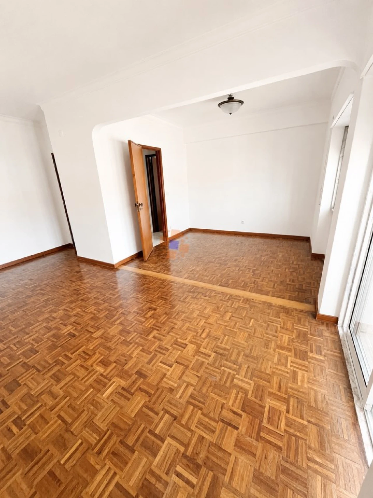 Apartamento T2 para Arrendamento em Laranjeiro e Feijó Foto 8
