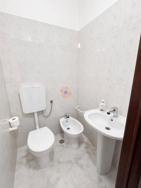 Apartamento T2 para Arrendamento em Laranjeiro e Feijó
