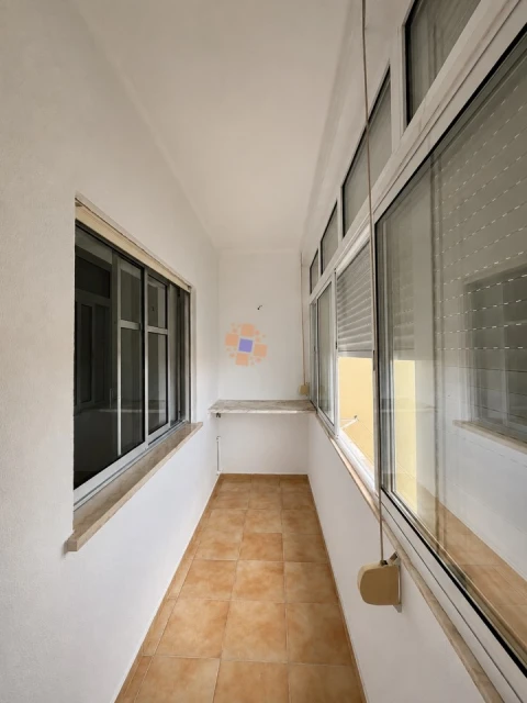 Apartamento T2 para Arrendamento em Laranjeiro e Feijó