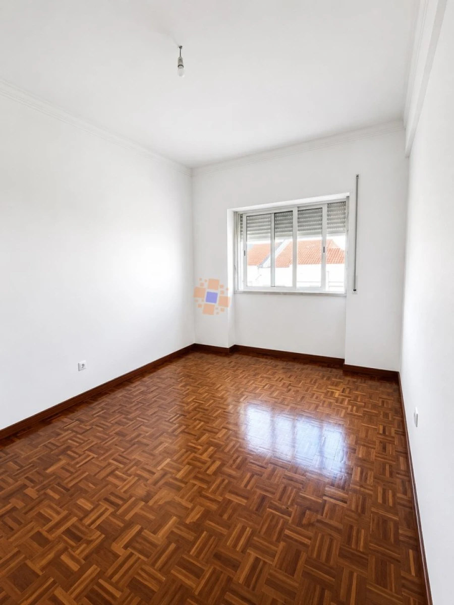 Apartamento T2 para Arrendamento em Laranjeiro e Feijó Foto 16