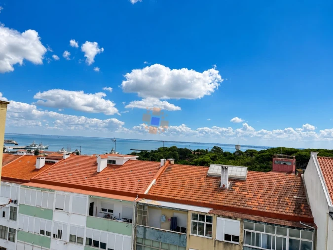 Apartamento T2 para Arrendamento em Laranjeiro e Feijó Foto 17